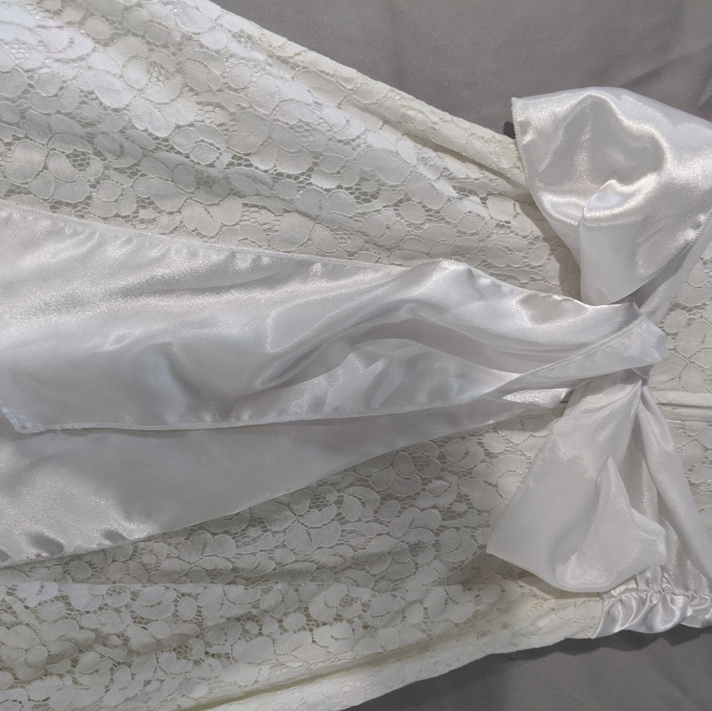 Dress - Picture 2 of 4